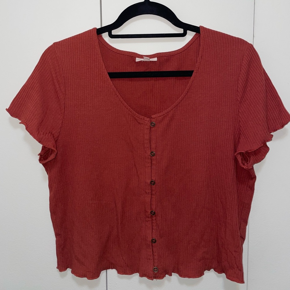 So Button Front Cropped Top